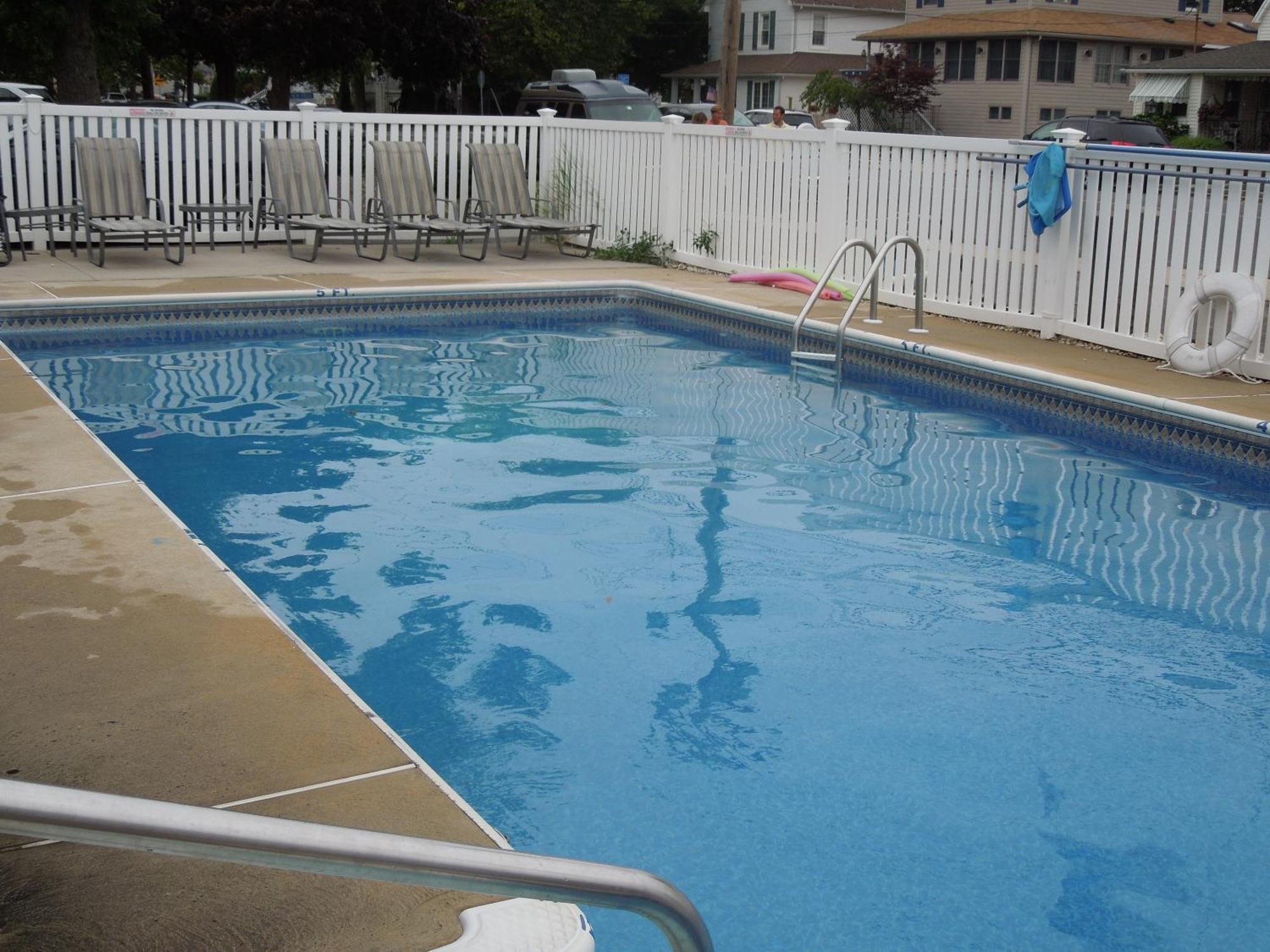 Pelican Point Motel พอยท์เพลสเซนท์บีช ภายนอก รูปภาพ